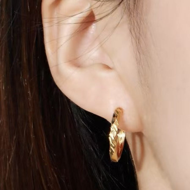 Glittering light Hoop Earrings