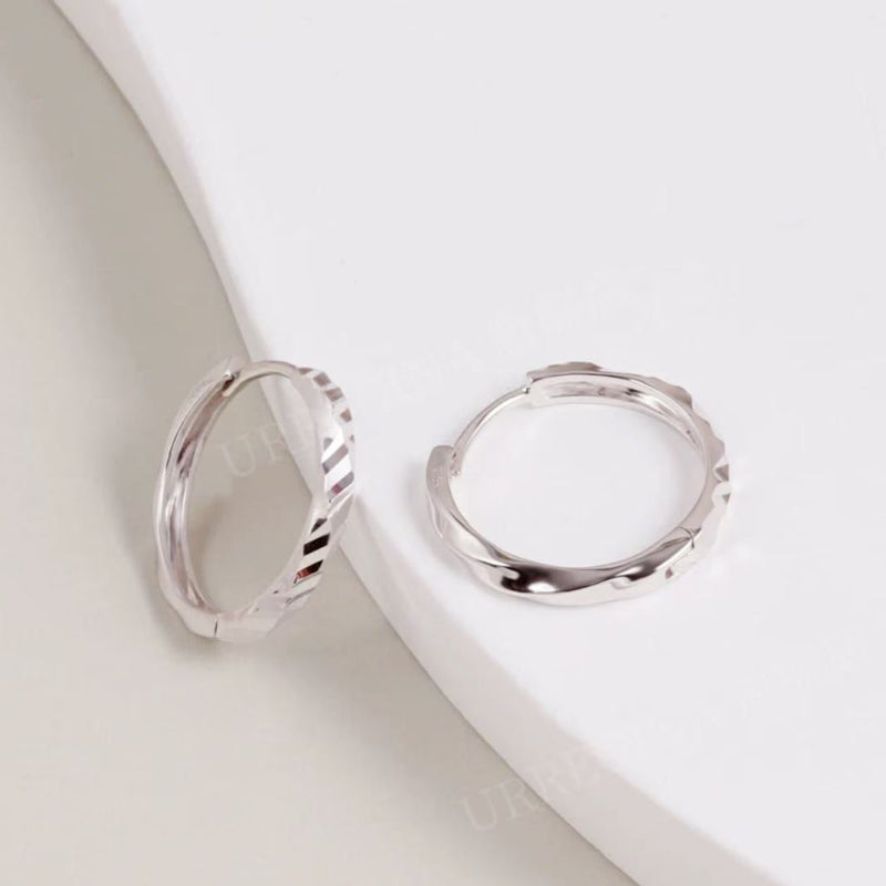 Glittering light Hoop Earrings