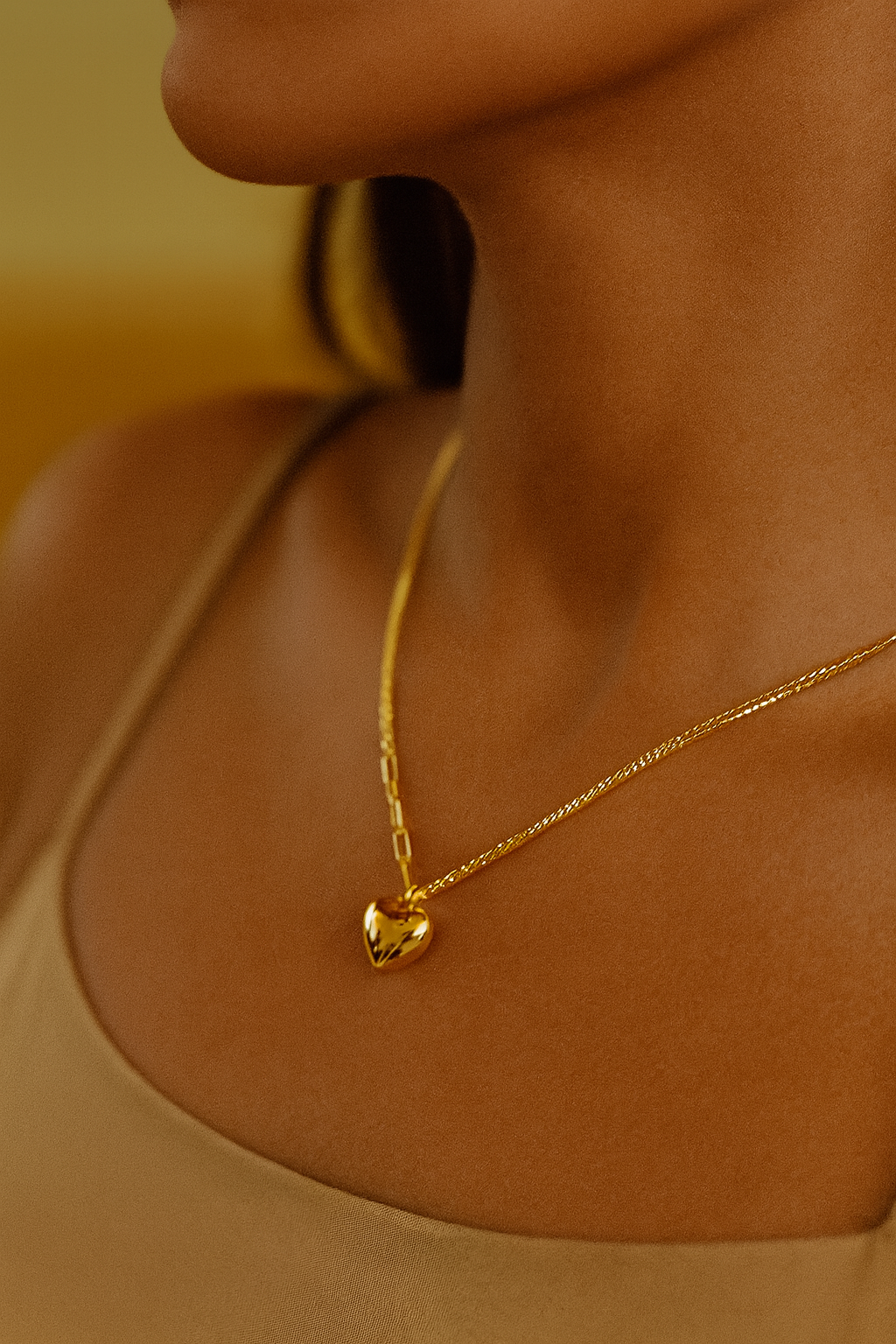 Three-dimensional love necklace