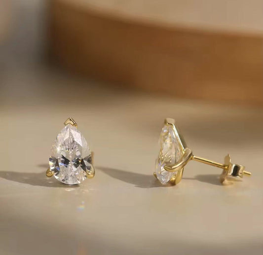 Teardrop 5A zircon stud earrings- minimalist